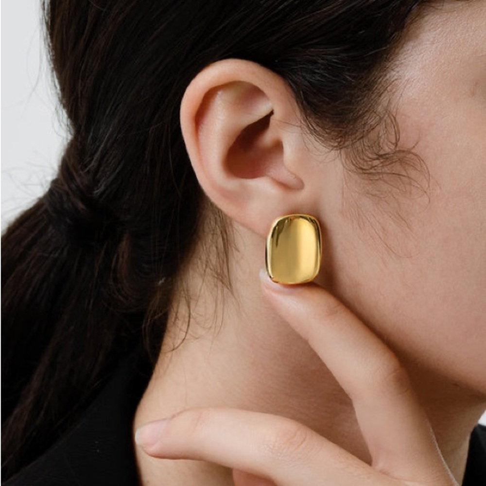 18K Gold Square Earrings*High Gloss Design - Picture 1 of 7